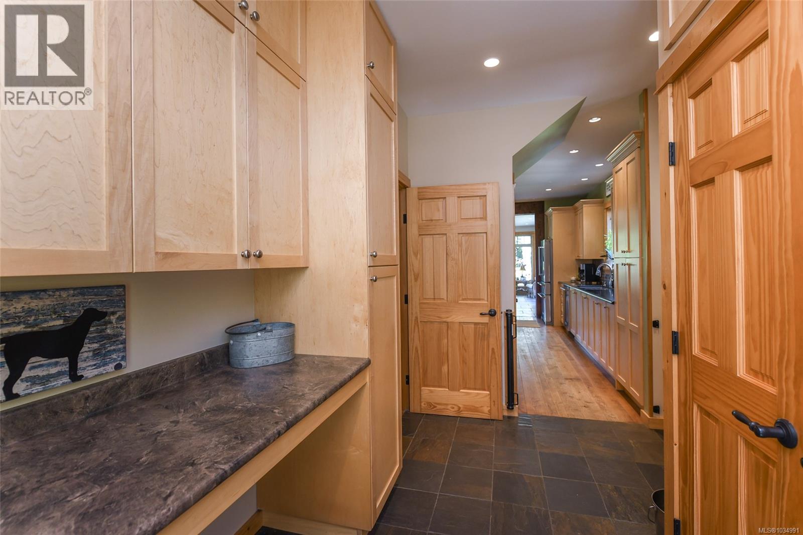 9520 Sarmma Rd - 33