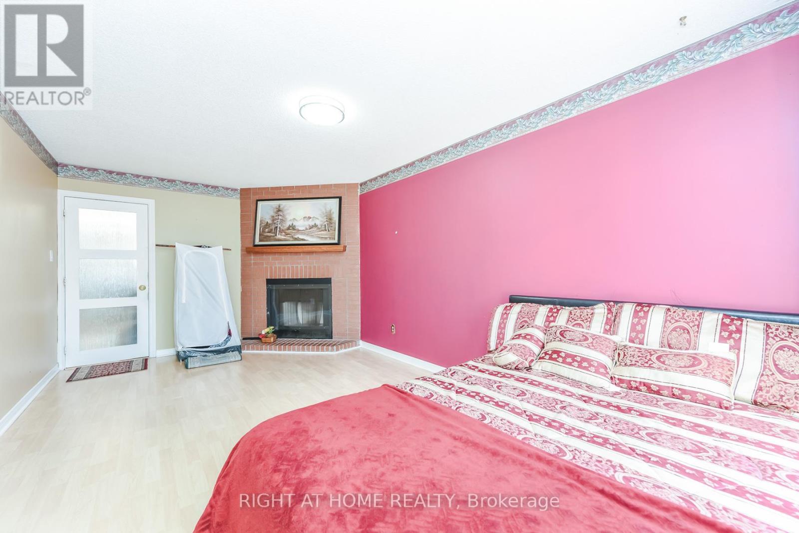 379 WALLENBERG CRESCENT - 15