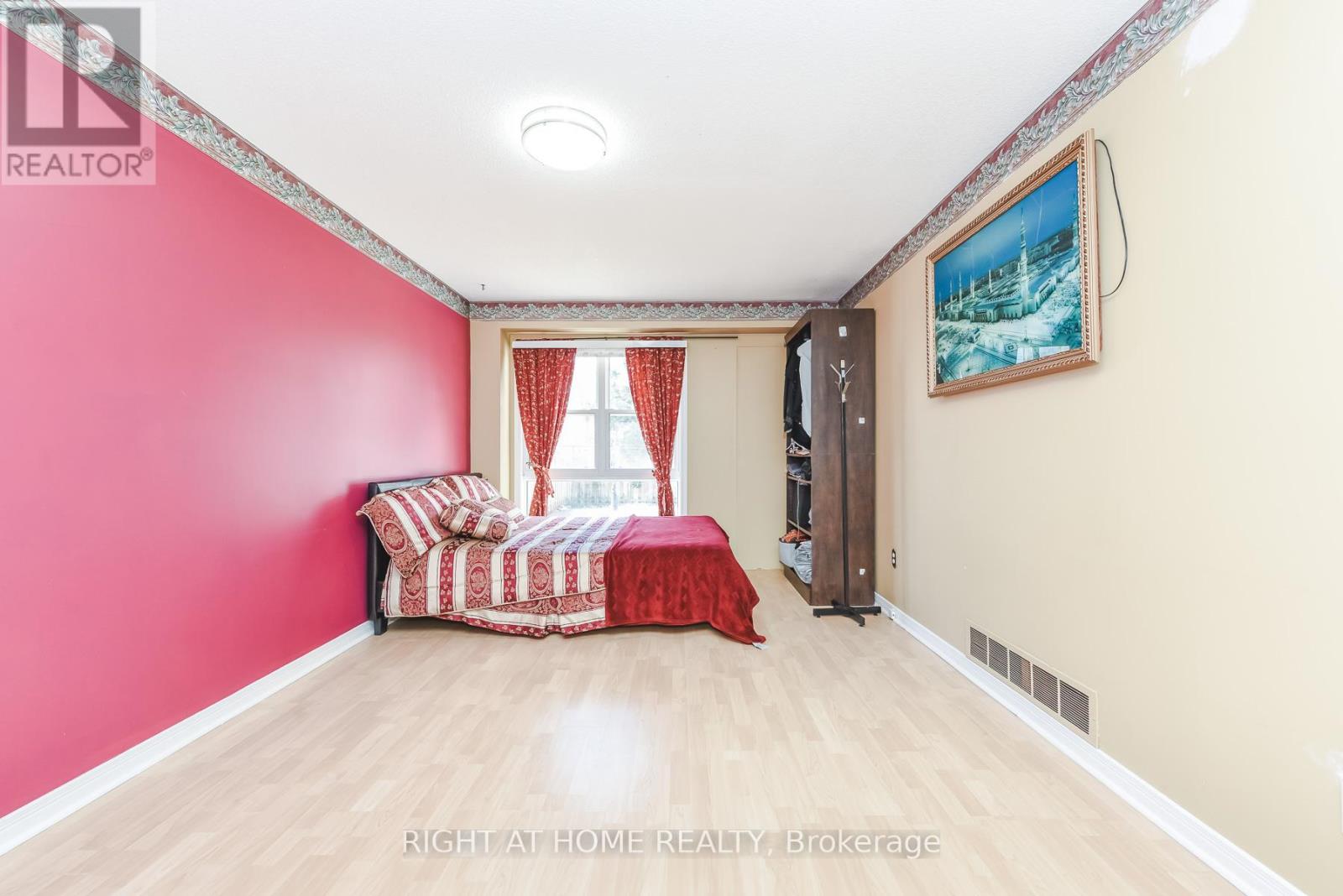 379 WALLENBERG CRESCENT - 16