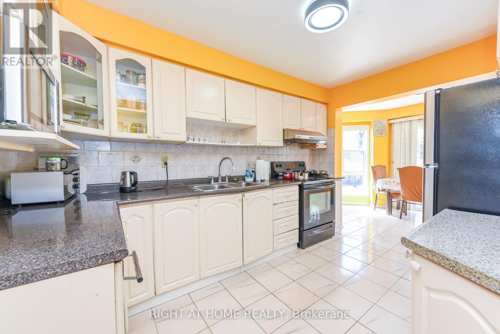 379 WALLENBERG CRESCENT - 18