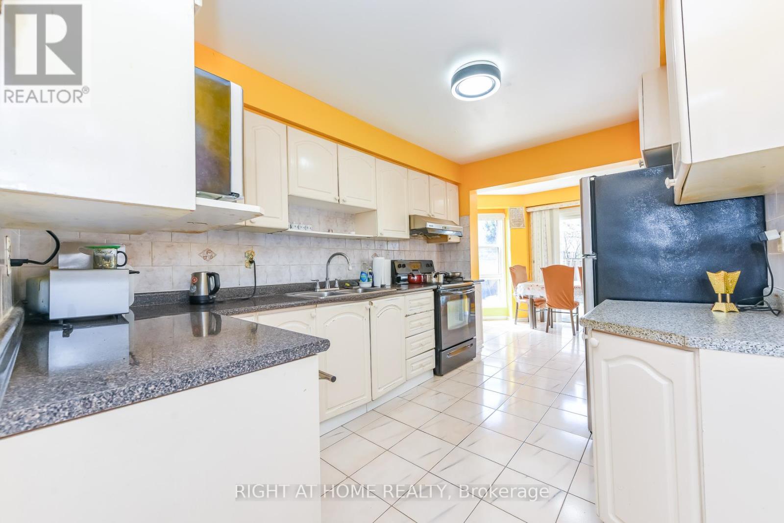 379 WALLENBERG CRESCENT - 19