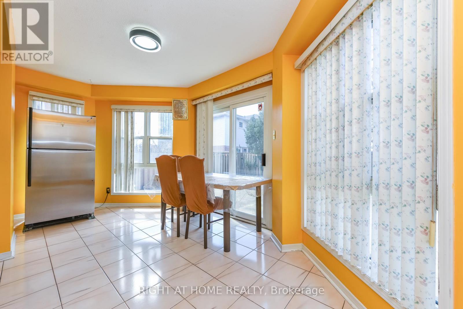 379 WALLENBERG CRESCENT - 22