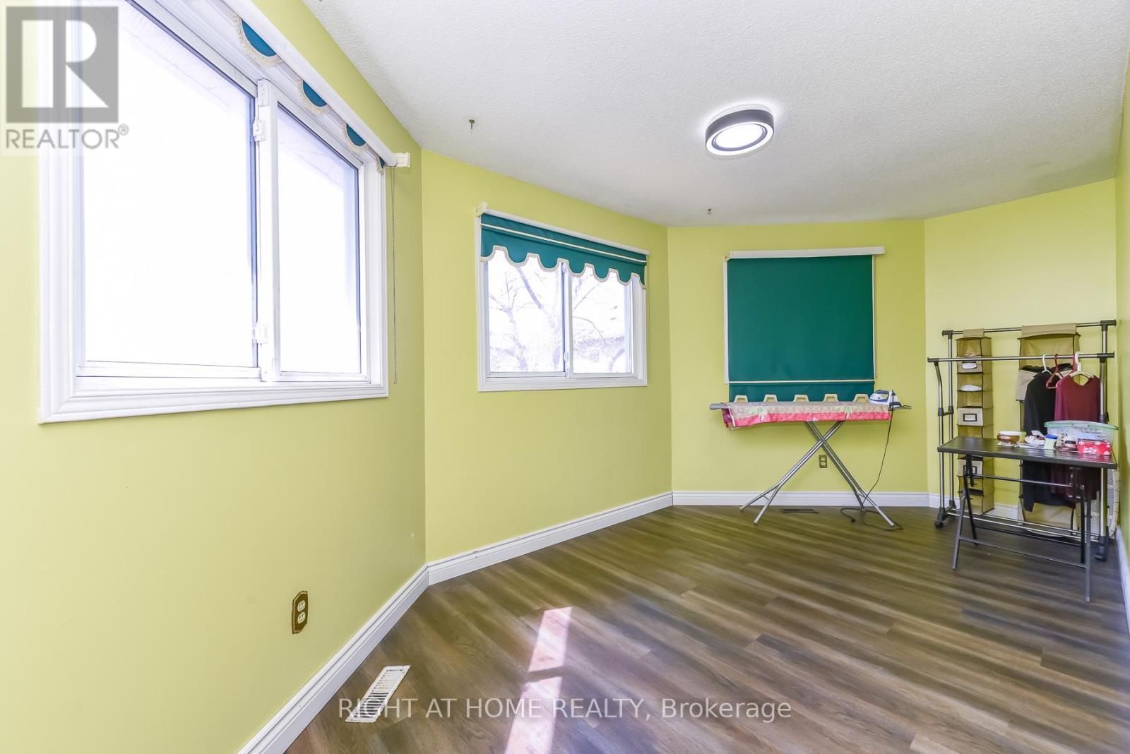 379 WALLENBERG CRESCENT - 27