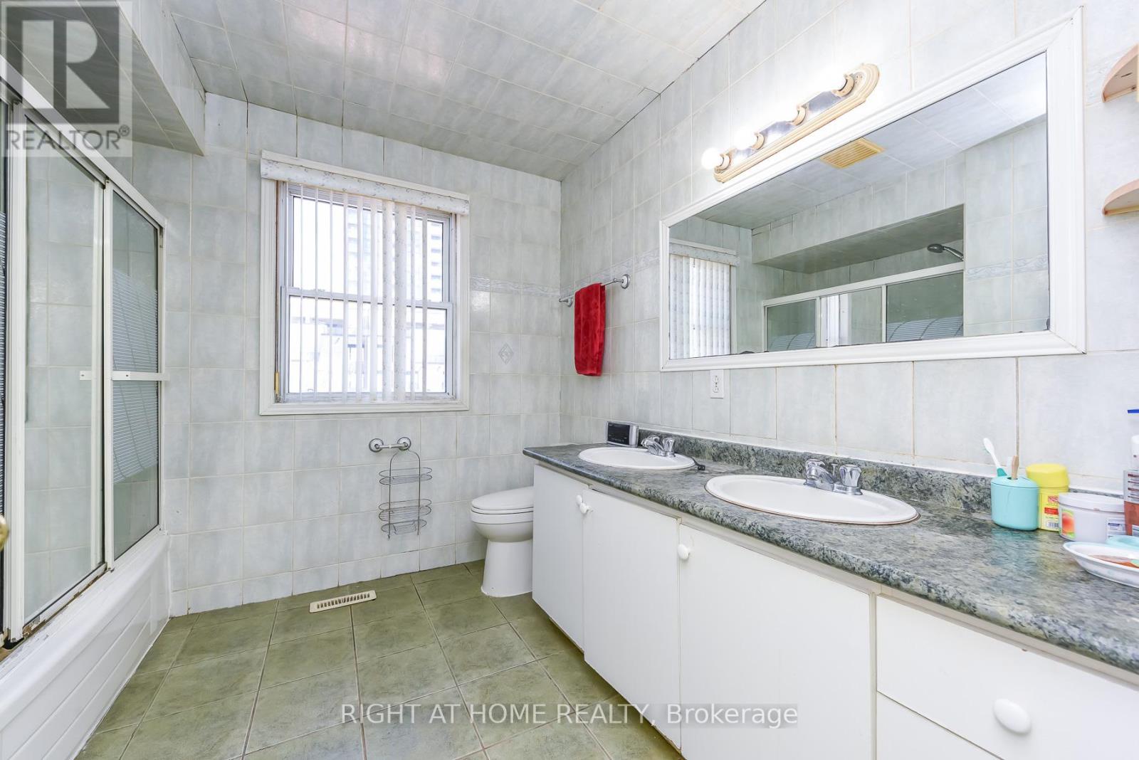 379 WALLENBERG CRESCENT - 31