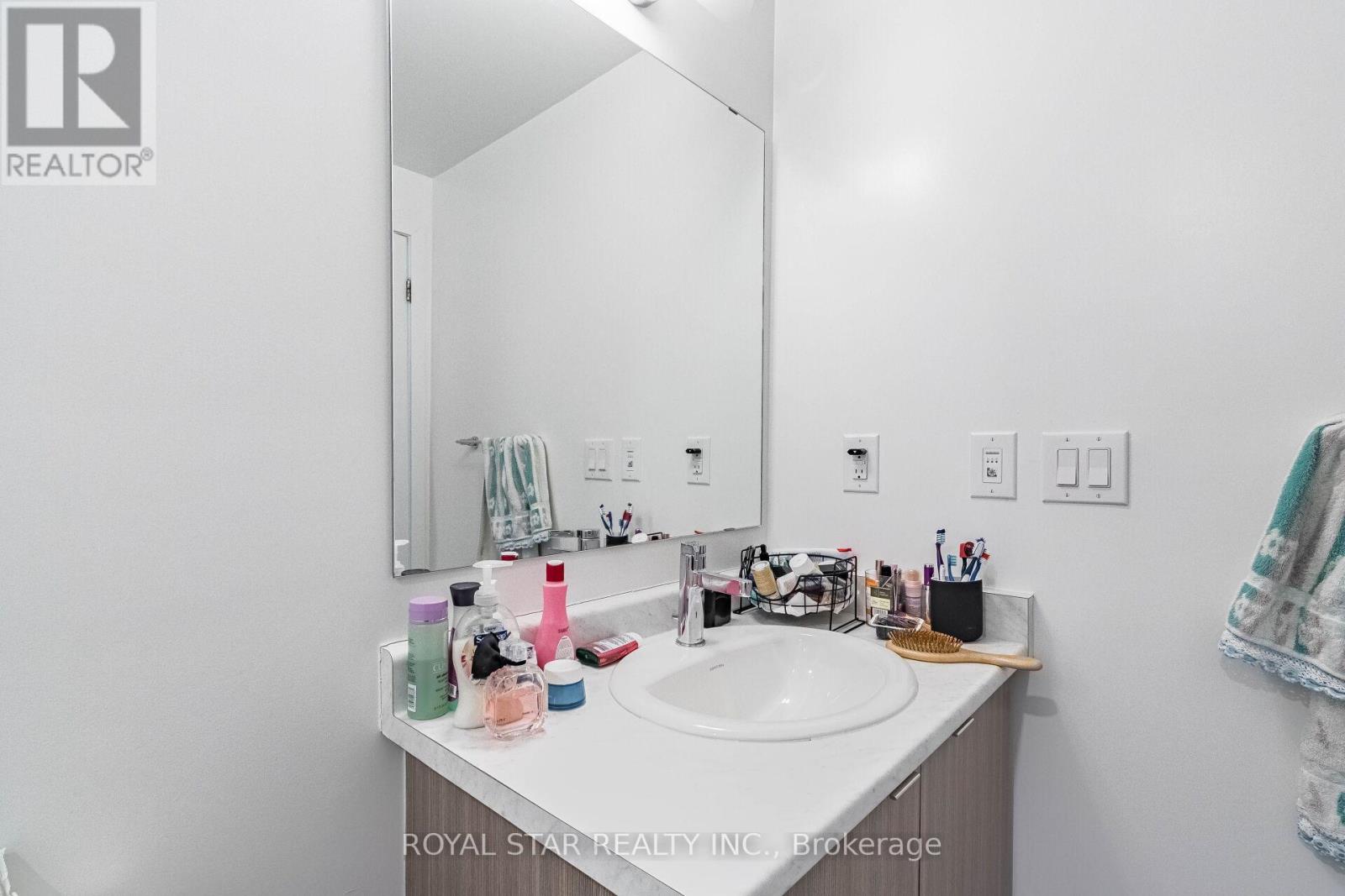 #401 120 CANON JACKSON DRIVE - 35