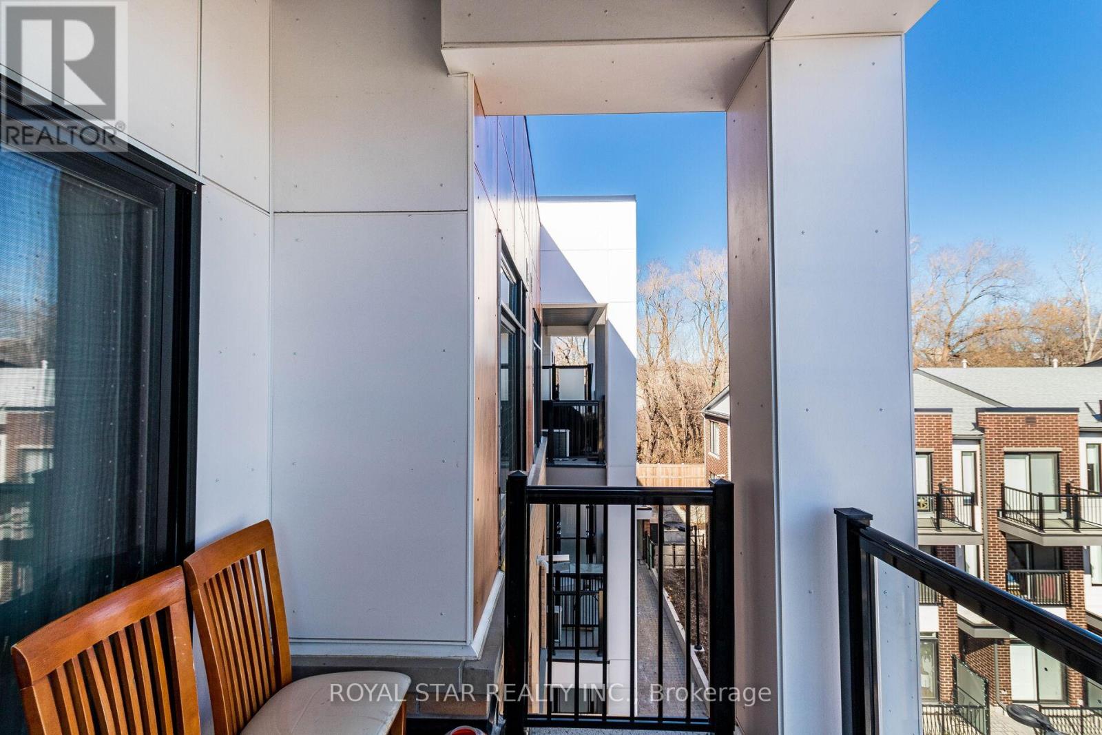 #401 120 CANON JACKSON DRIVE - 43