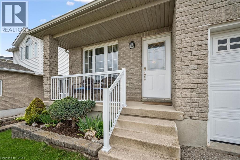 6 MOSSER Drive Unit# 64, Cambridge, Ontario, N1P1H9 — Photo 3