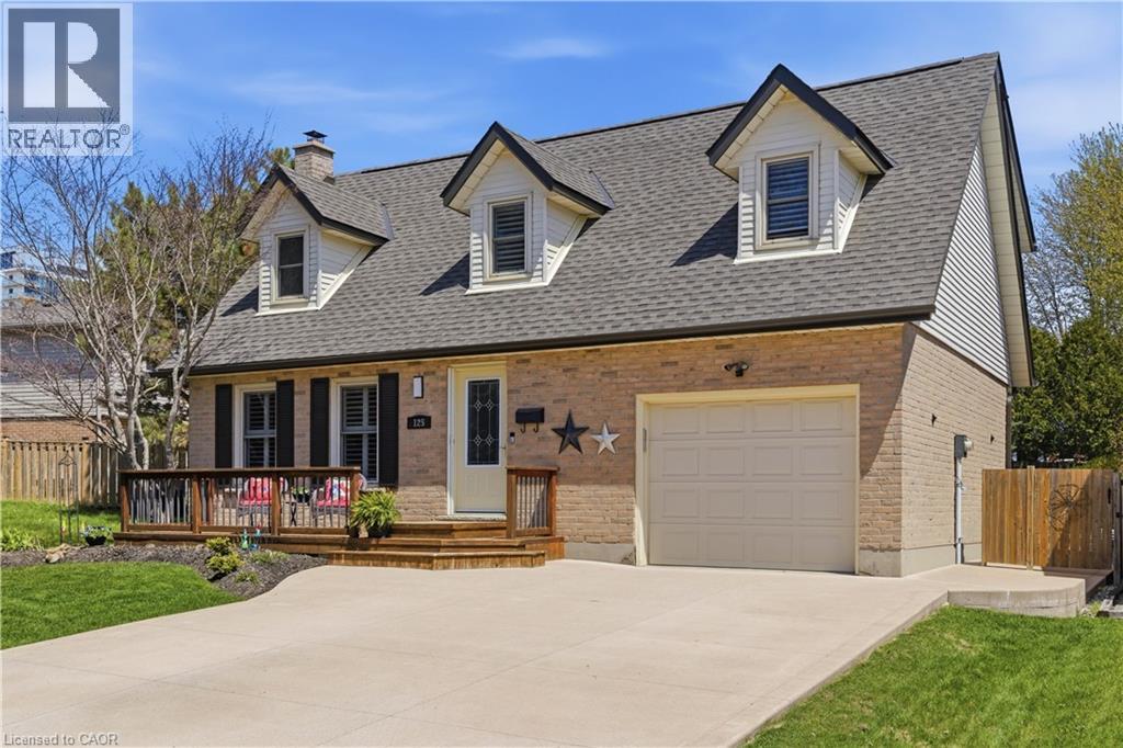 125 COVINGTON Crescent, Kitchener, Ontario, N2N2X2 — Photo 2