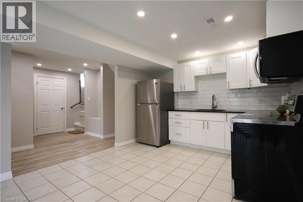 31 KEEWATIN Avenue Unit# 2, Kitchener, Ontario, N2B3M1 — Photo 12