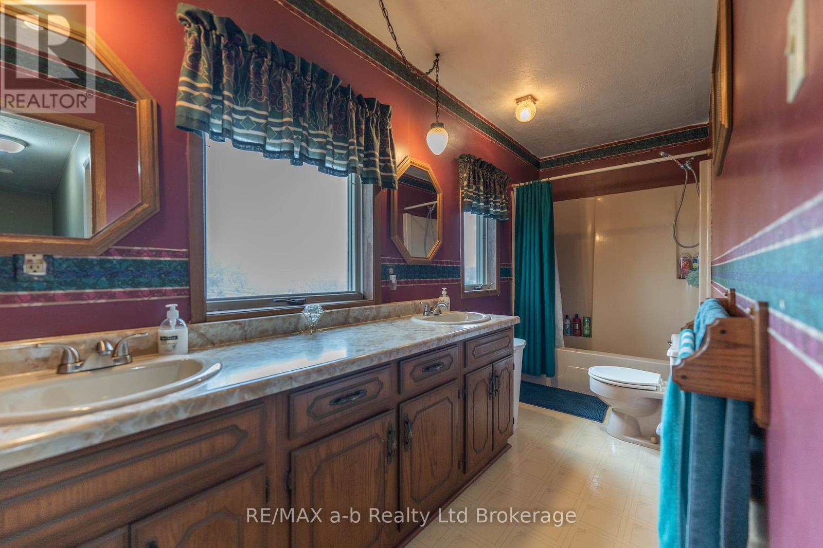 2 CRANBERRY ROAD - 24