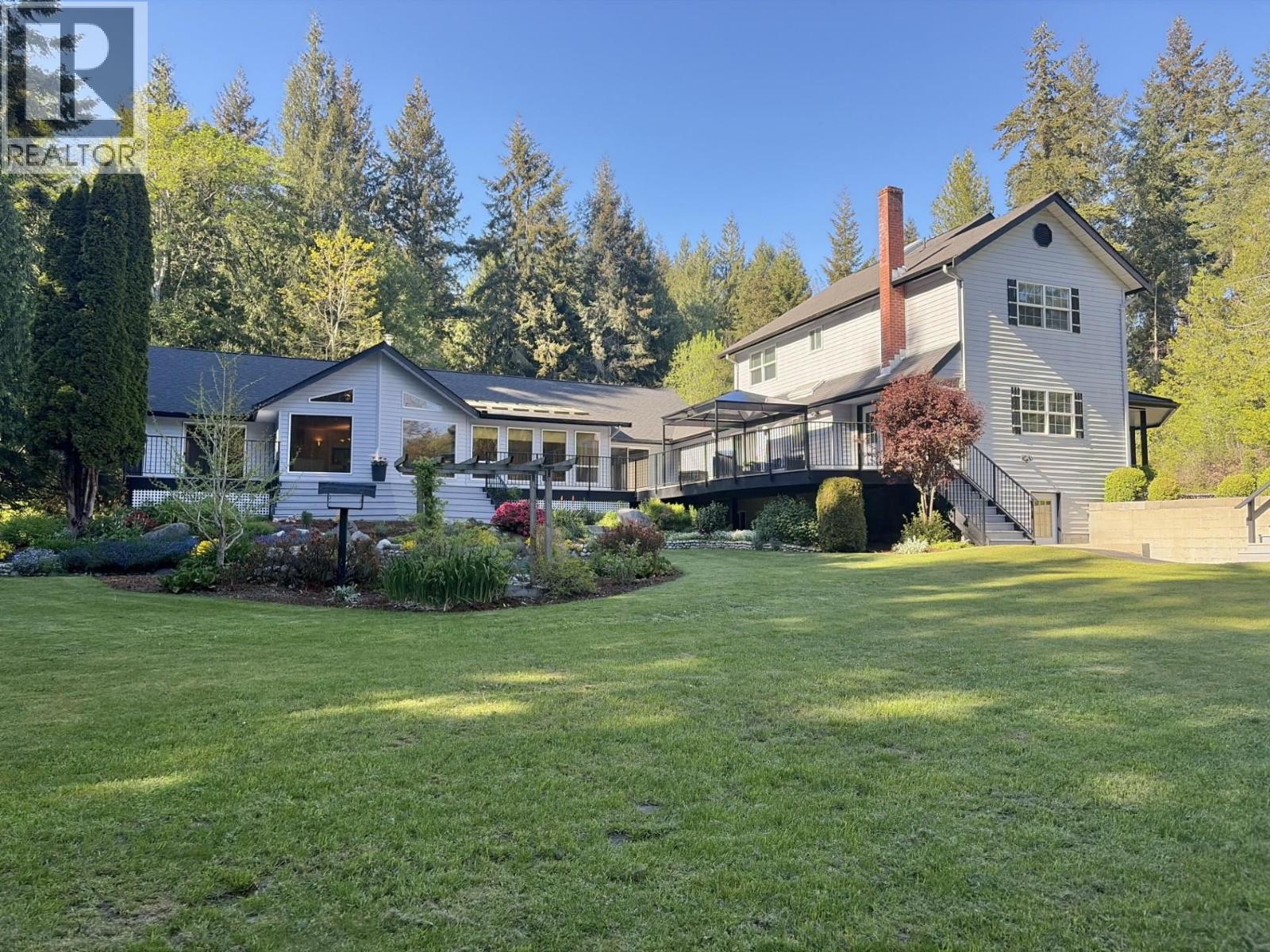 1499 HANBURY ROAD, Roberts Creek