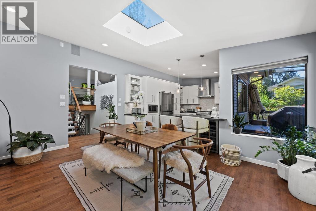 1098 LINNAE AVENUE, North Vancouver
