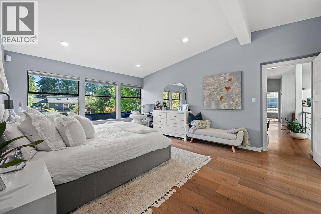 1098 LINNAE AVENUE, North Vancouver