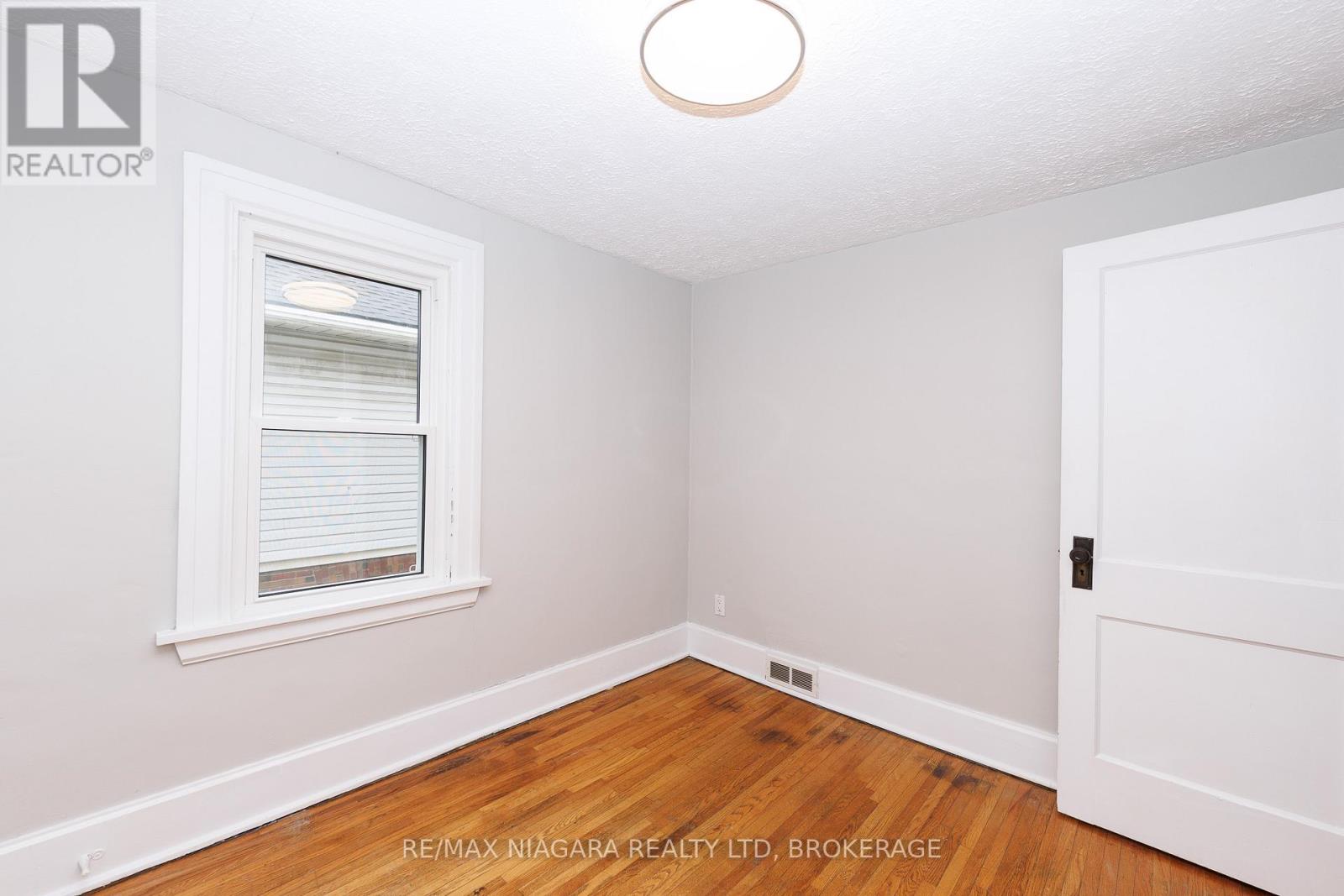 5015 FIFTH AVENUE - 21