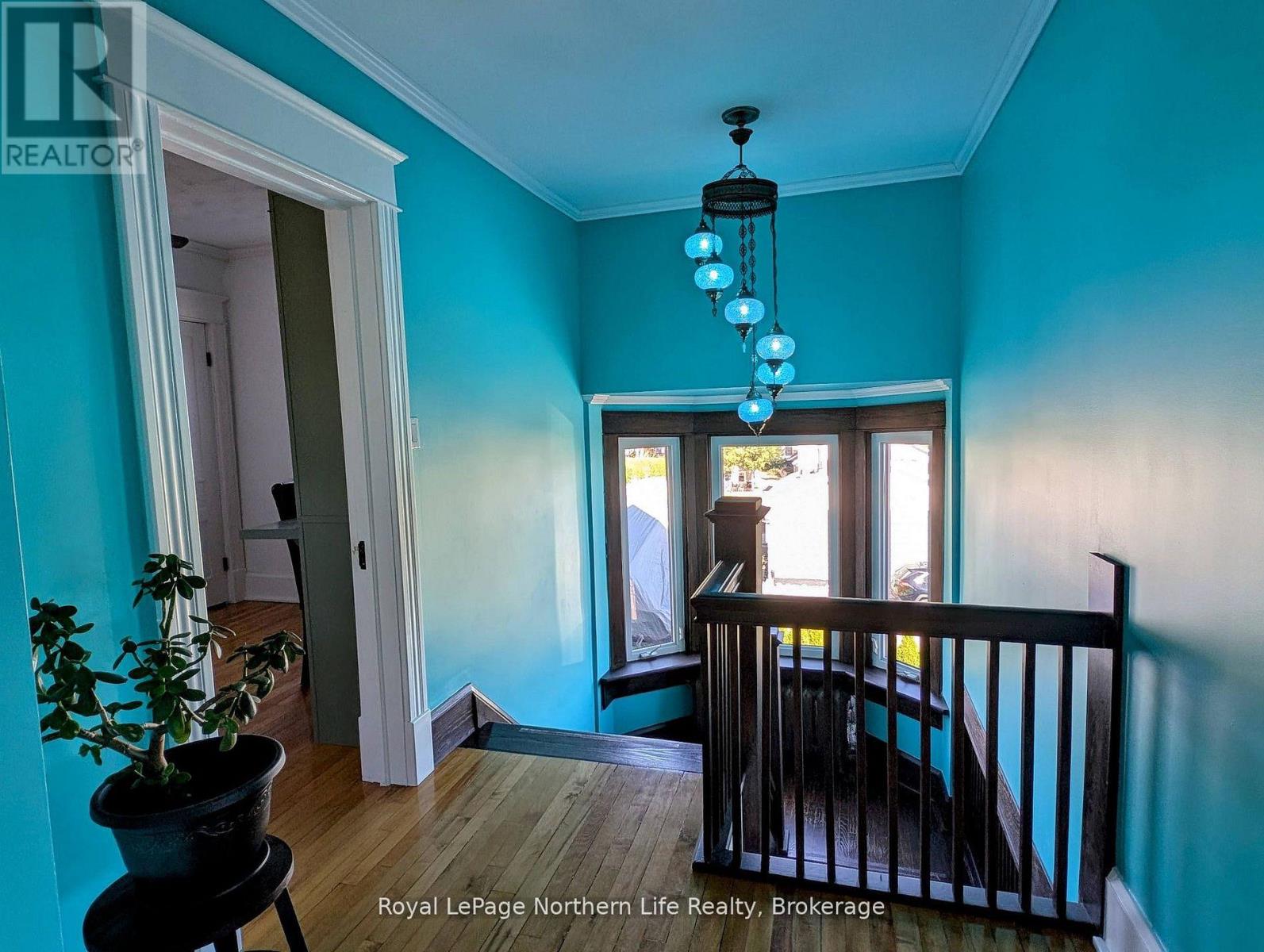 702 RORKE AVENUE - 26