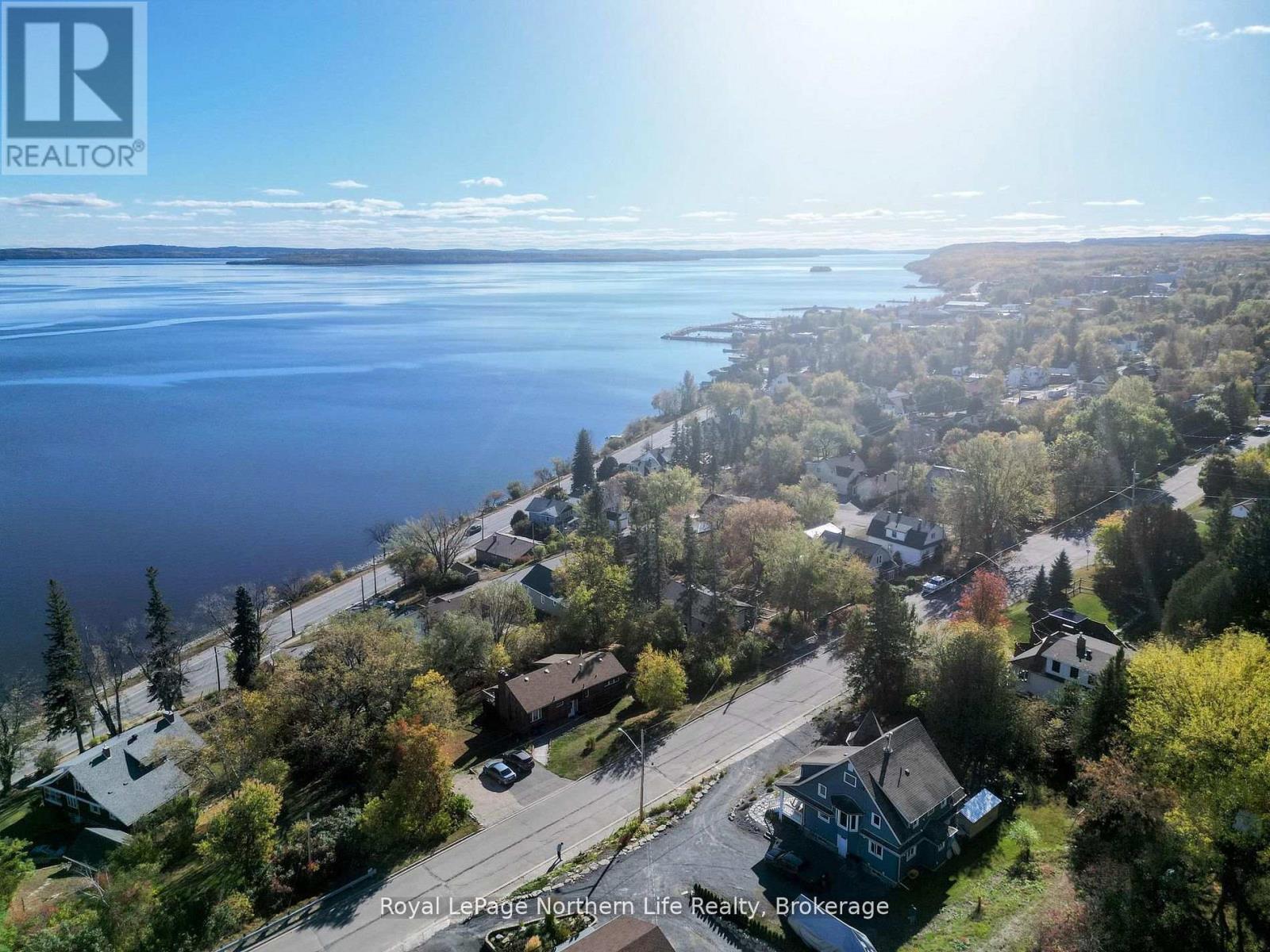 702 RORKE AVENUE - 3
