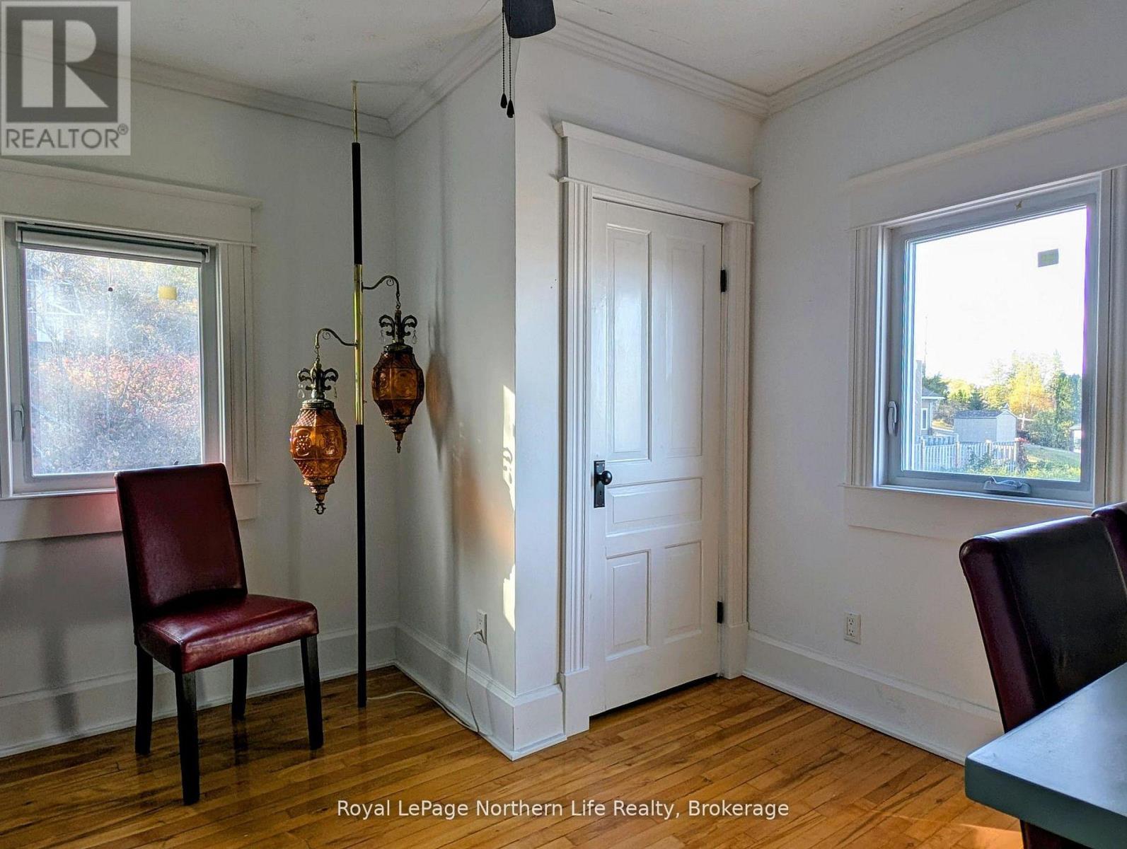 702 RORKE AVENUE - 39