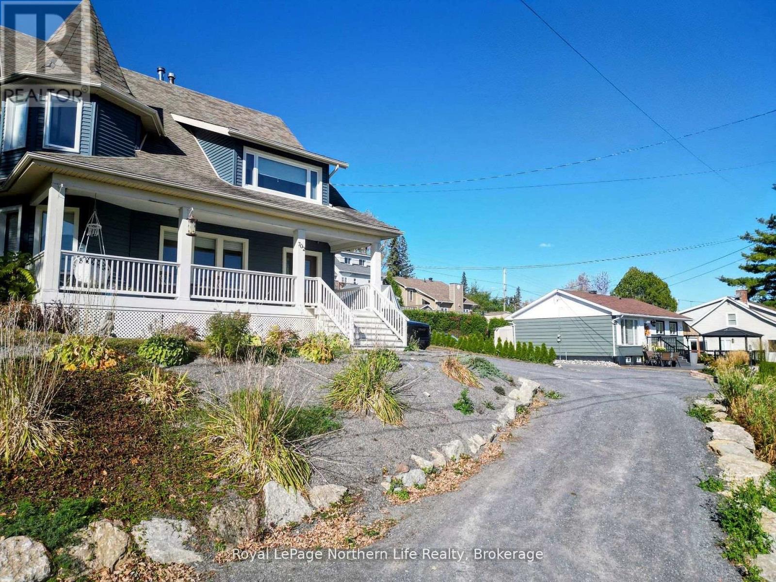 702 RORKE AVENUE - 6