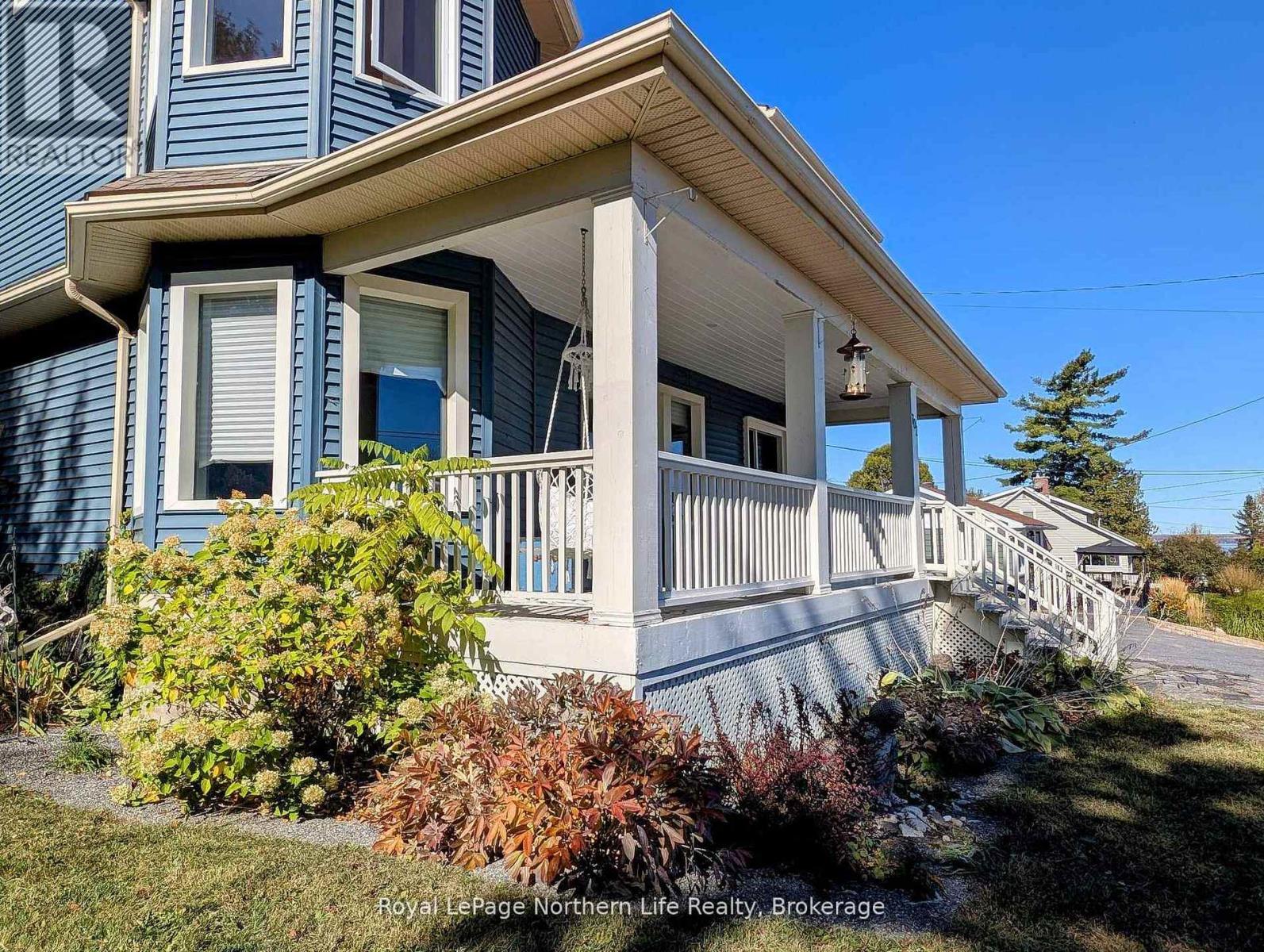 702 RORKE AVENUE - 7