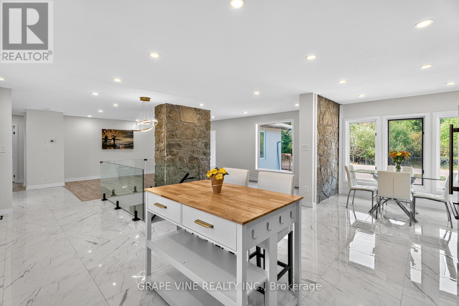 135 MANION ROAD - 18