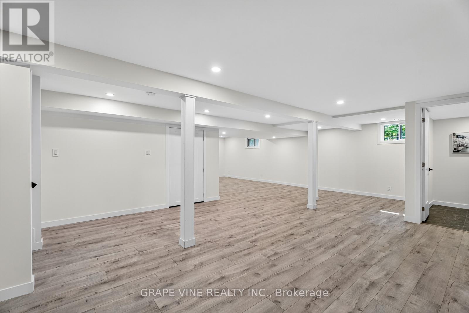 135 MANION ROAD - 36