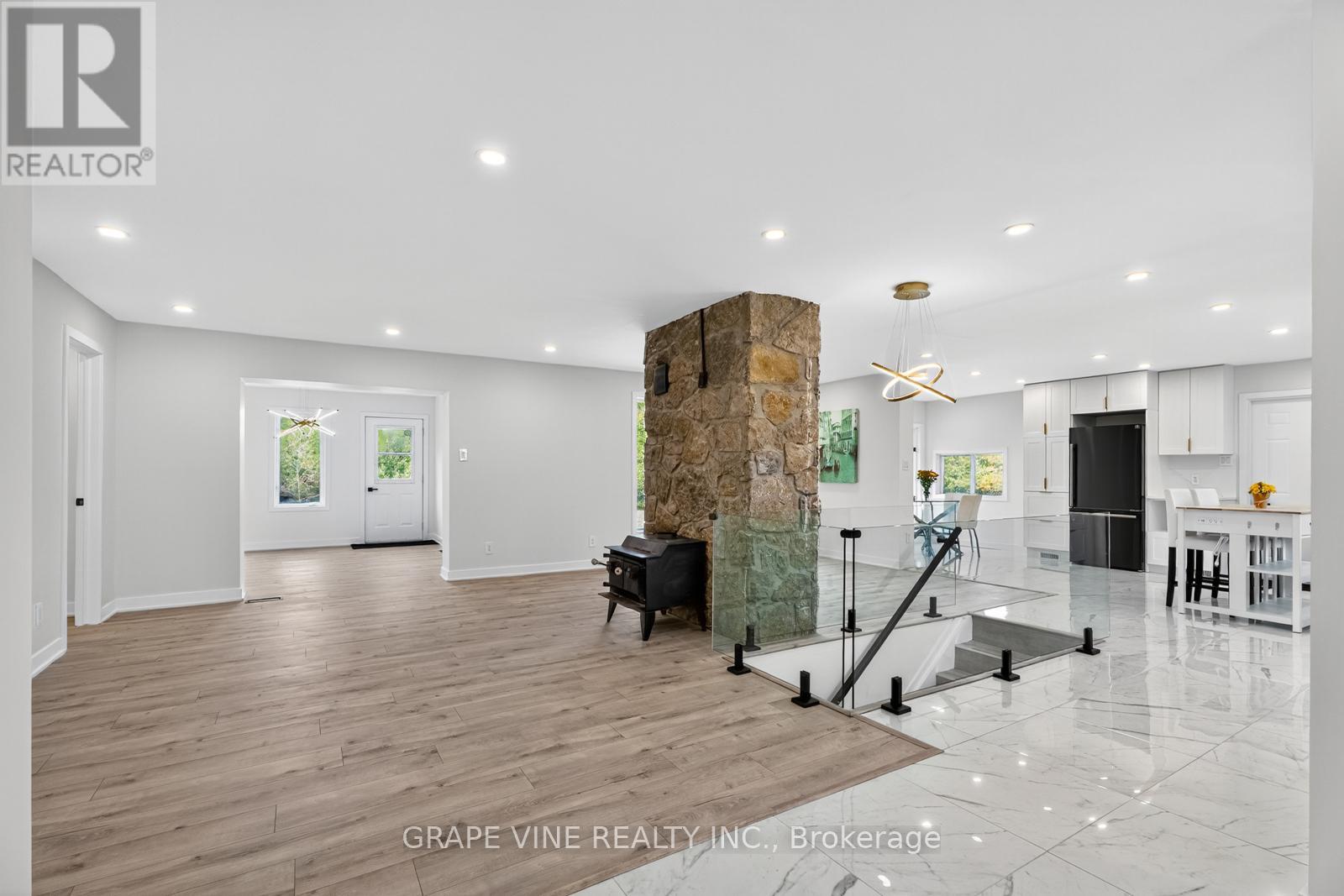 135 MANION ROAD - 9