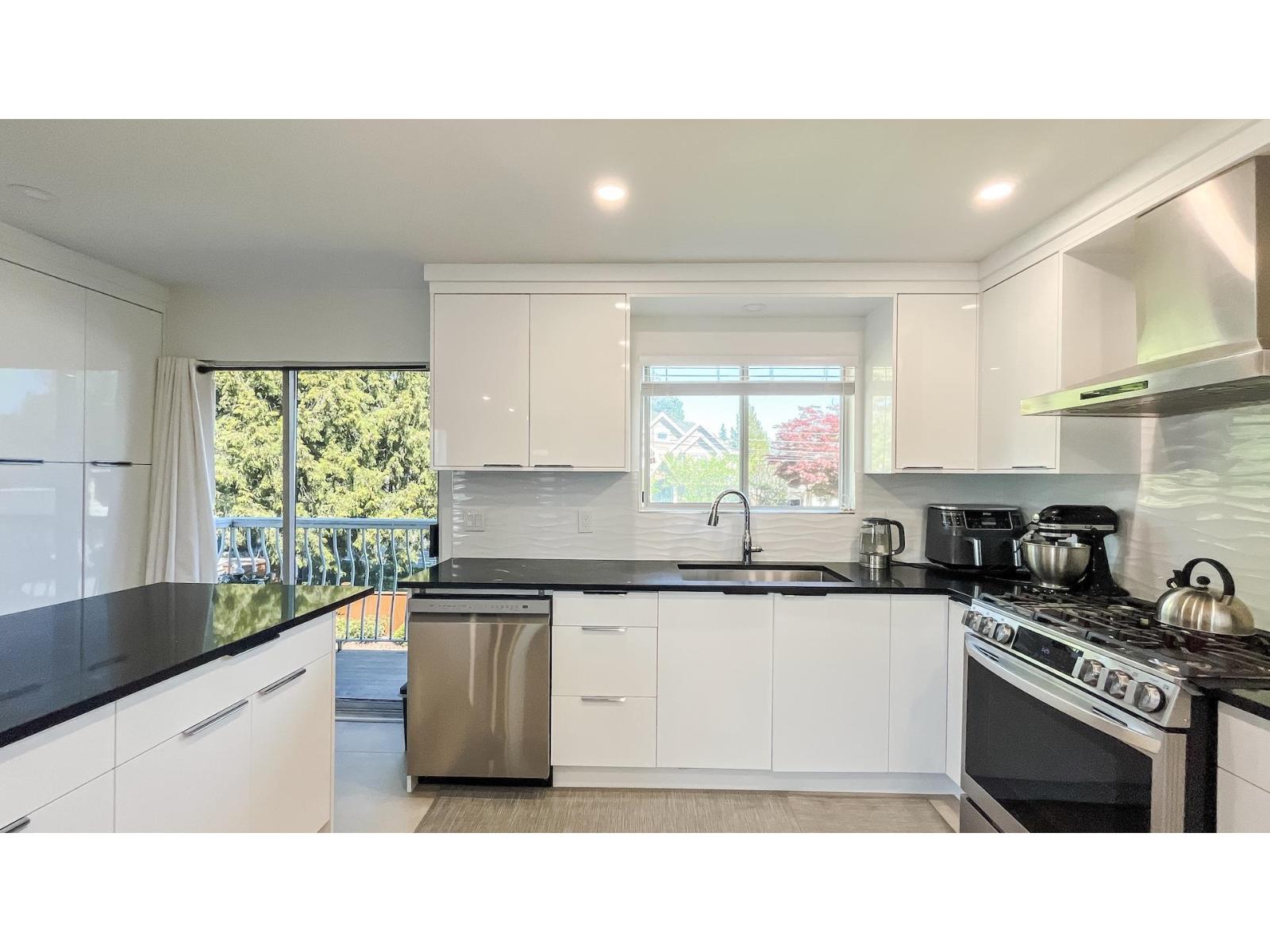 6 Bed, 4 Bath House for Sale in Surrey – 8775 144 STREET, Surrey - Image 14