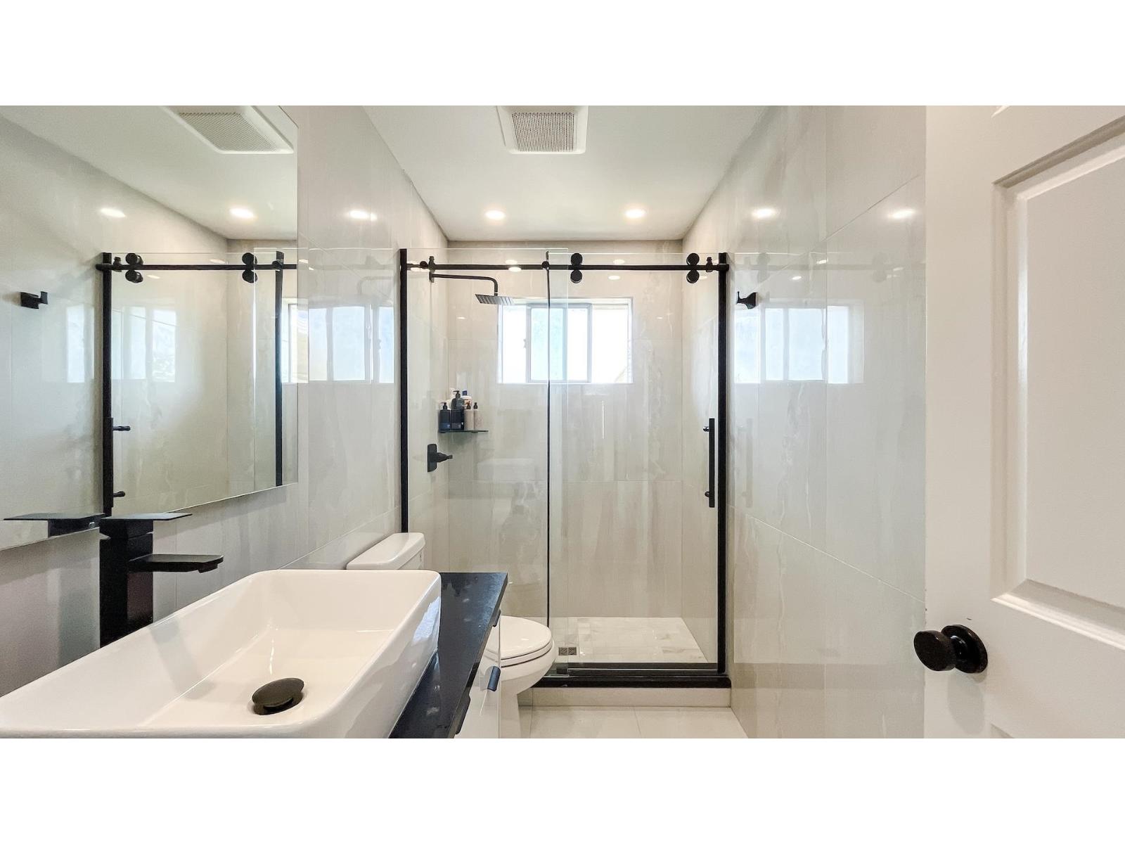 6 Bed, 4 Bath House for Sale in Surrey – 8775 144 STREET, Surrey - Image 15