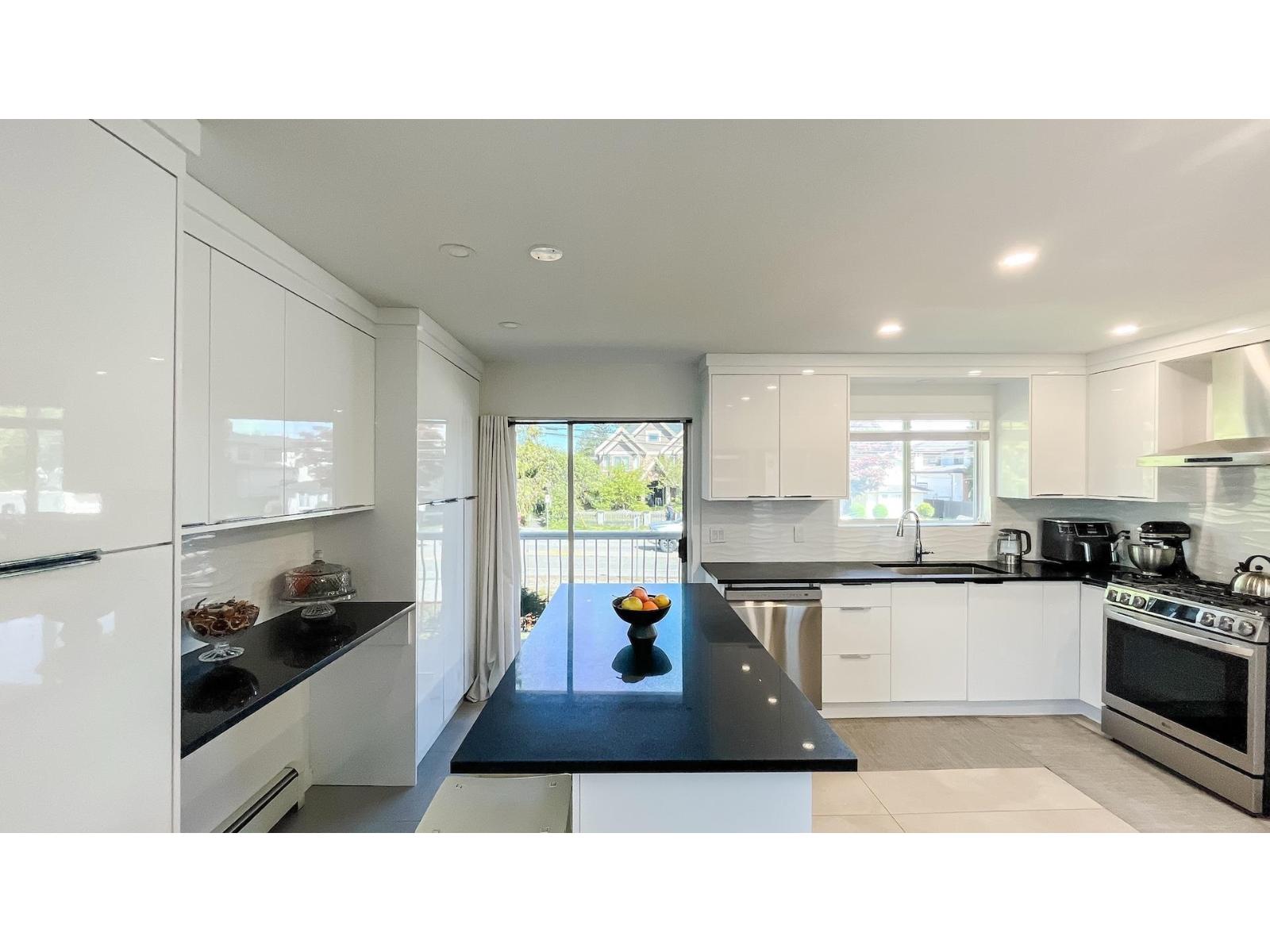 6 Bed, 4 Bath House for Sale in Surrey – 8775 144 STREET, Surrey - Image 33