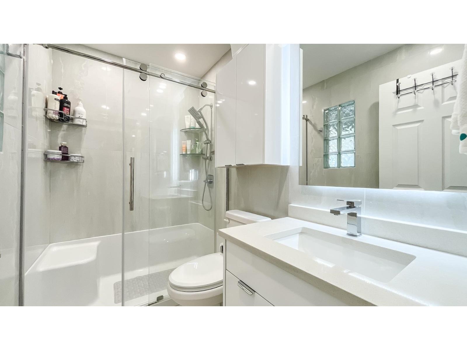 6 Bed, 4 Bath House for Sale in Surrey – 8775 144 STREET, Surrey - Image 7