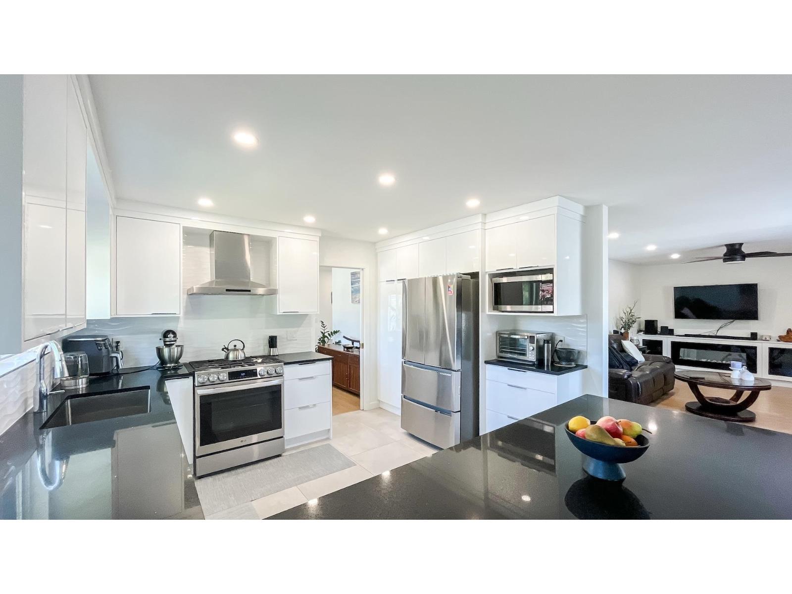 6 Bed, 4 Bath House for Sale in Surrey – 8775 144 STREET, Surrey - Image 38