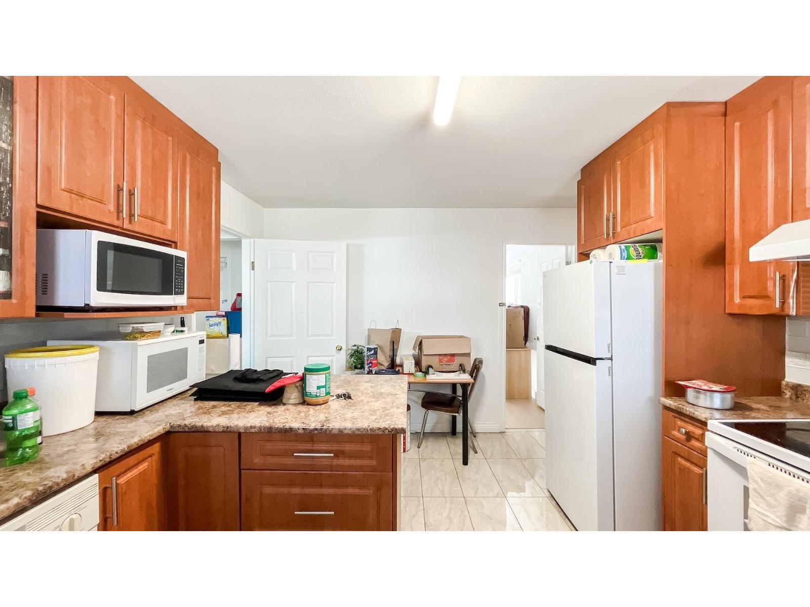 6 Bed, 4 Bath House for Sale in Surrey – 8775 144 STREET, Surrey - Image 8