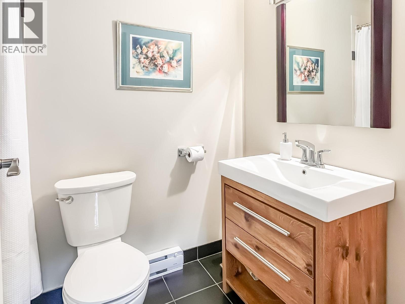  442 Clifton Road North, Kelowna
