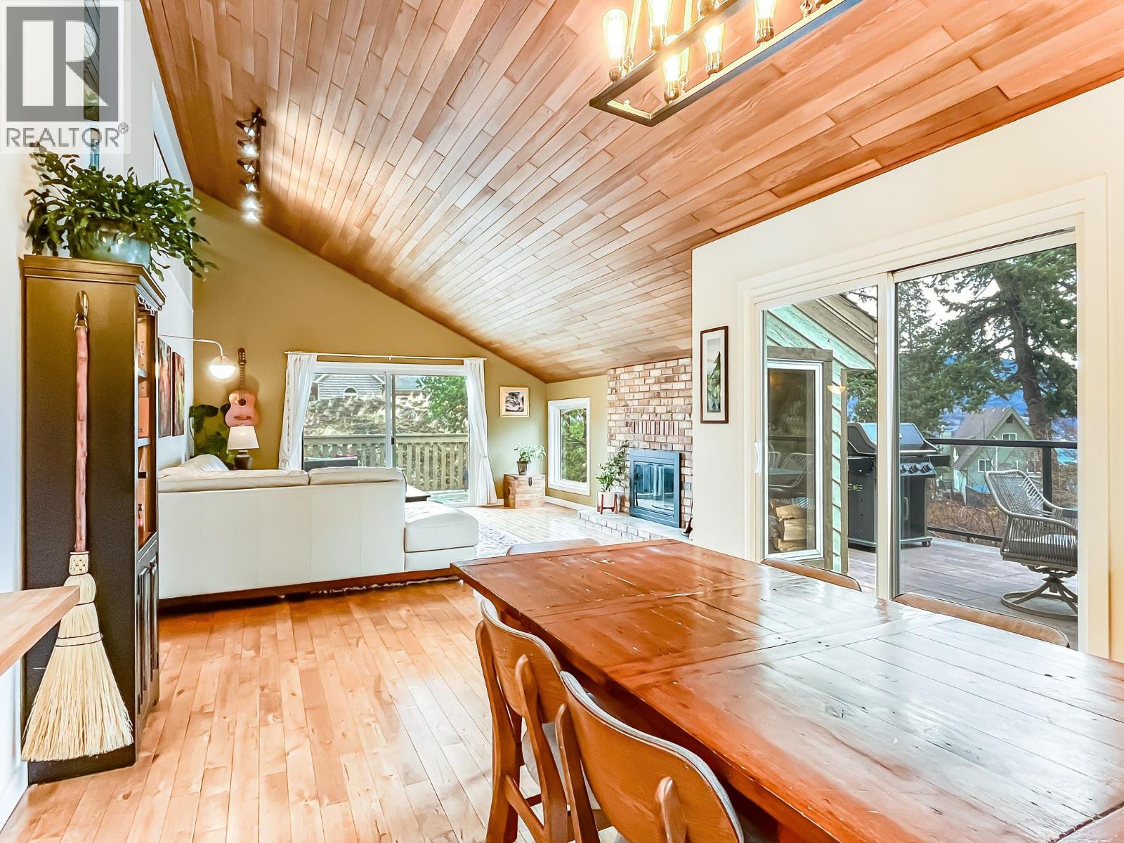  442 Clifton Road North, Kelowna