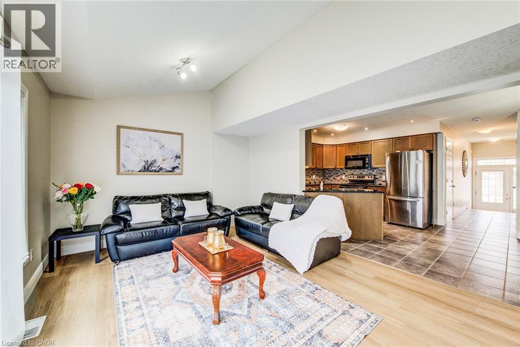 330 DEARBORN Boulevard Unit# 7, Waterloo, Ontario, N2J4Y9 — Photo 17