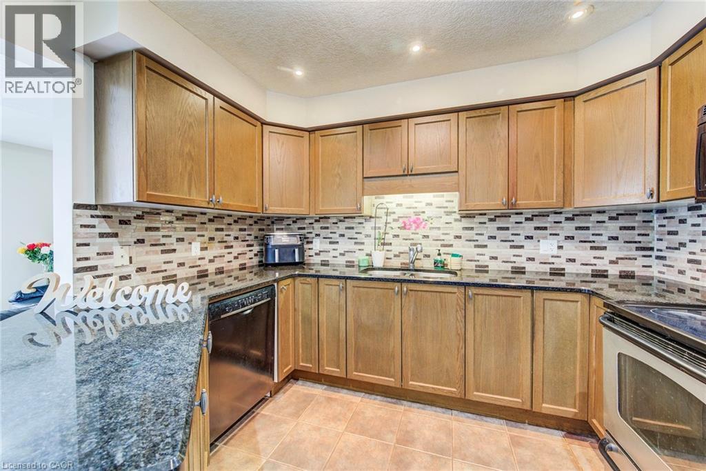 330 DEARBORN Boulevard Unit# 7, Waterloo, Ontario, N2J4Y9 — Photo 46