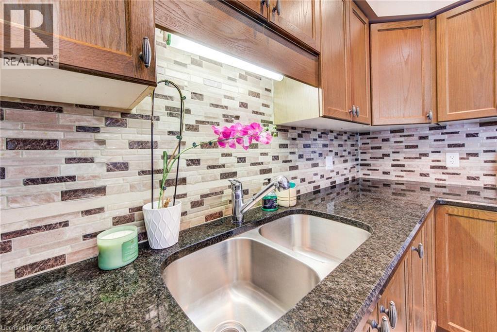 330 DEARBORN Boulevard Unit# 7, Waterloo, Ontario, N2J4Y9 — Photo 30