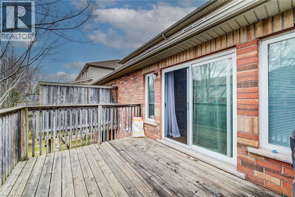 330 DEARBORN Boulevard Unit# 7, Waterloo, Ontario, N2J4Y9 — Photo 4
