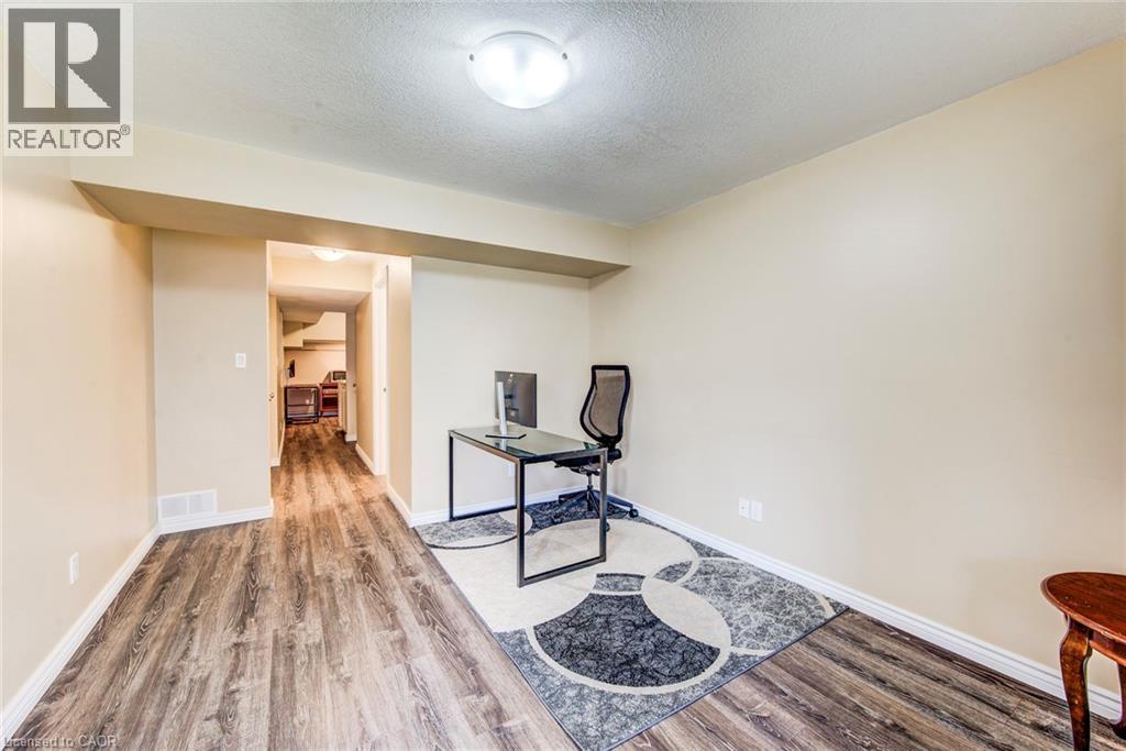 330 DEARBORN Boulevard Unit# 7, Waterloo, Ontario, N2J4Y9 — Photo 49