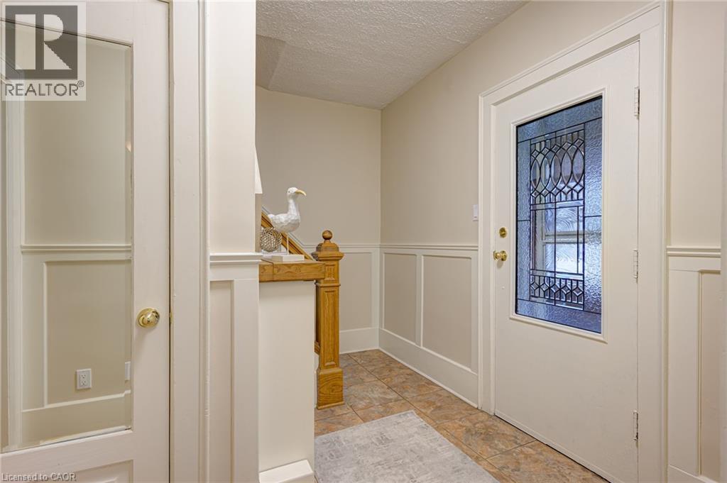 16 BORDEN Avenue N, Kitchener, Ontario, N2H3J1 — Photo 8