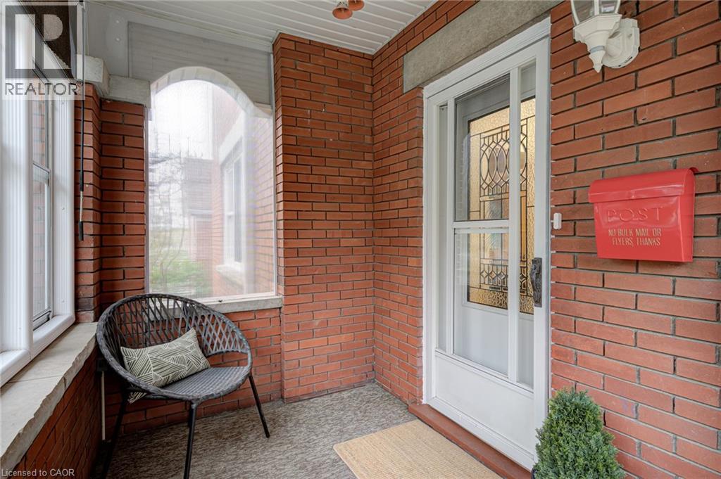 16 BORDEN Avenue N, Kitchener, Ontario, N2H3J1 — Photo 6
