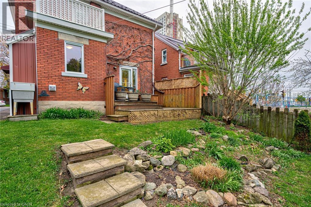16 BORDEN Avenue N, Kitchener, Ontario, N2H3J1 — Photo 47