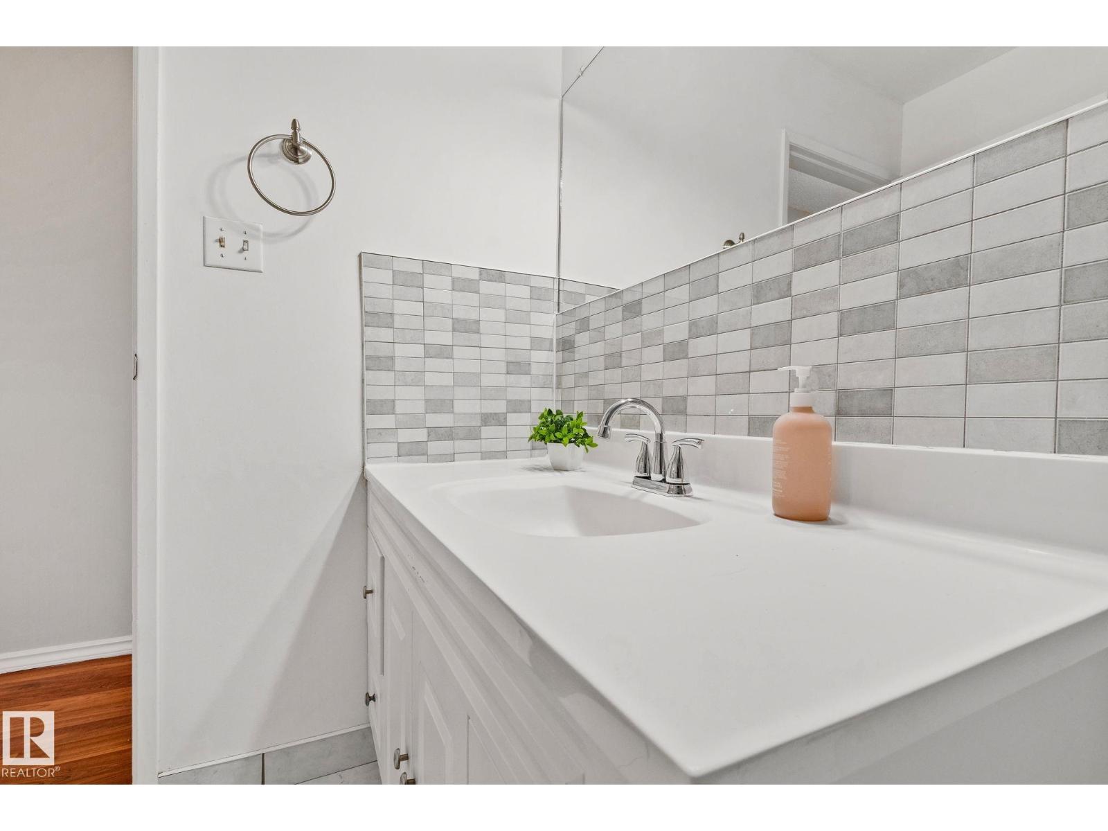 94 BELMEAD GARDENS GD NW, Edmonton
