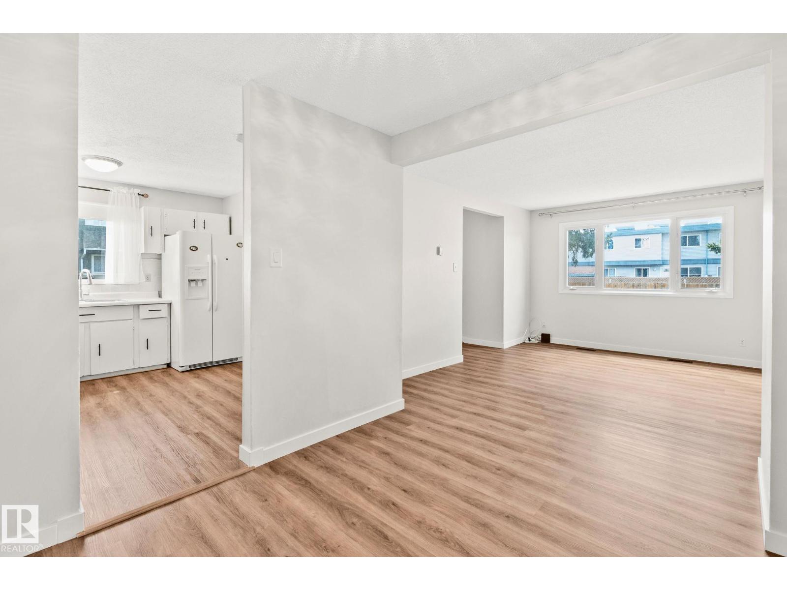 94 BELMEAD GARDENS GD NW, Edmonton
