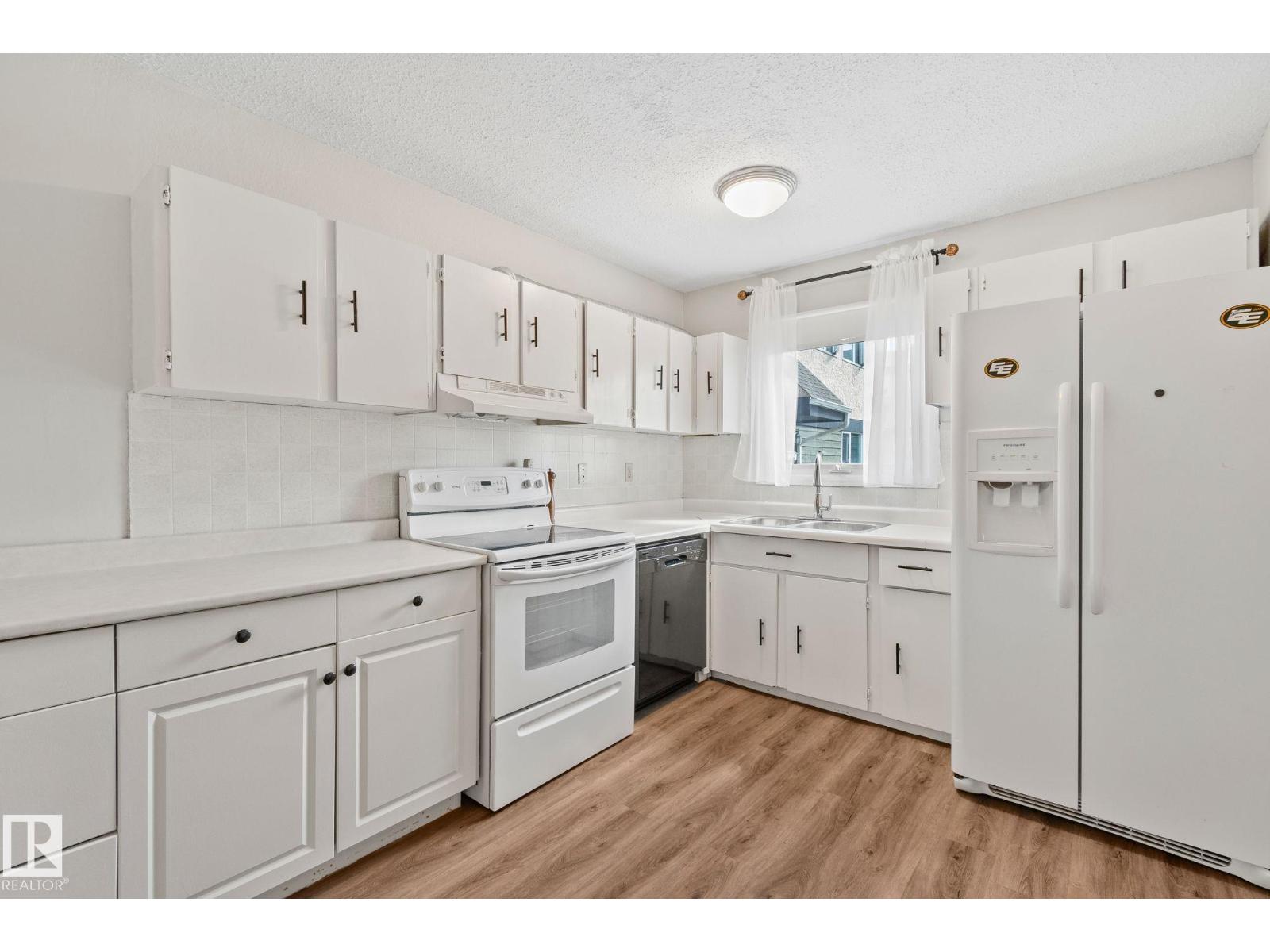 94 BELMEAD GARDENS GD NW, Edmonton