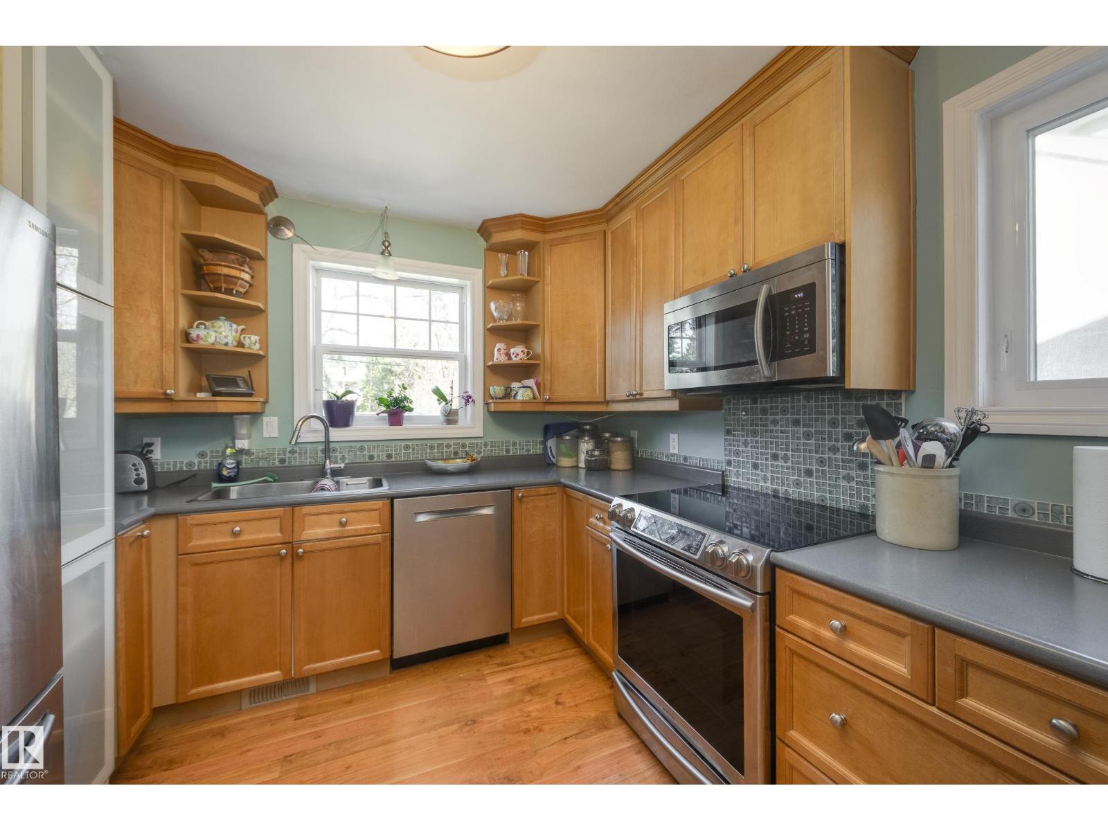 11516 72 AV NW - 12