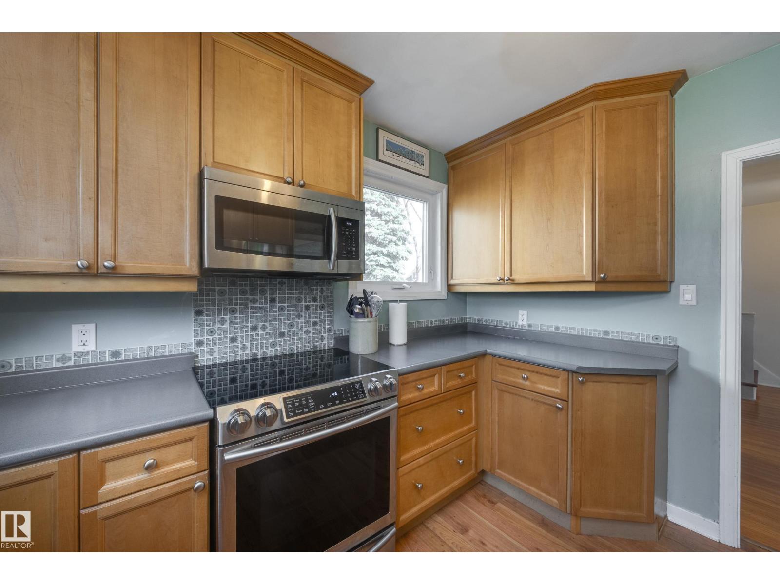 11516 72 AV NW - 13