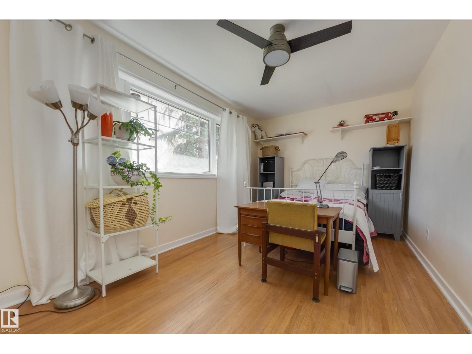 11516 72 AV NW - 21