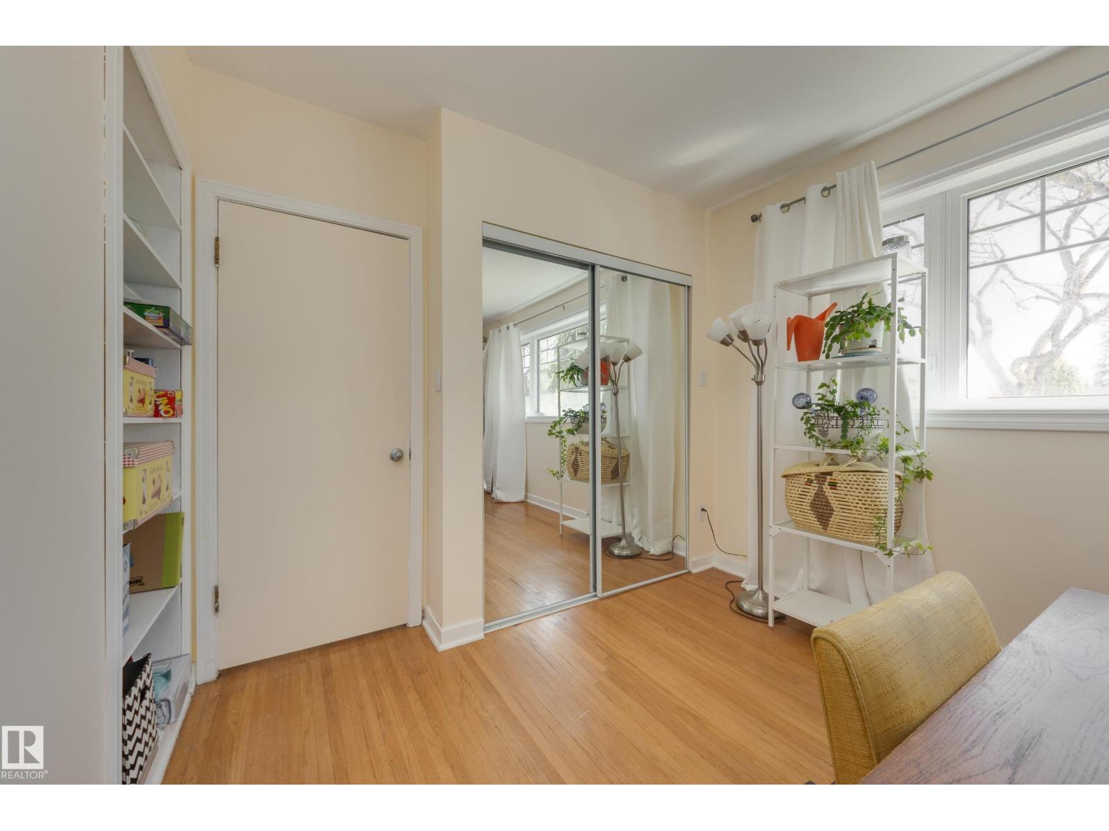 11516 72 AV NW - 22