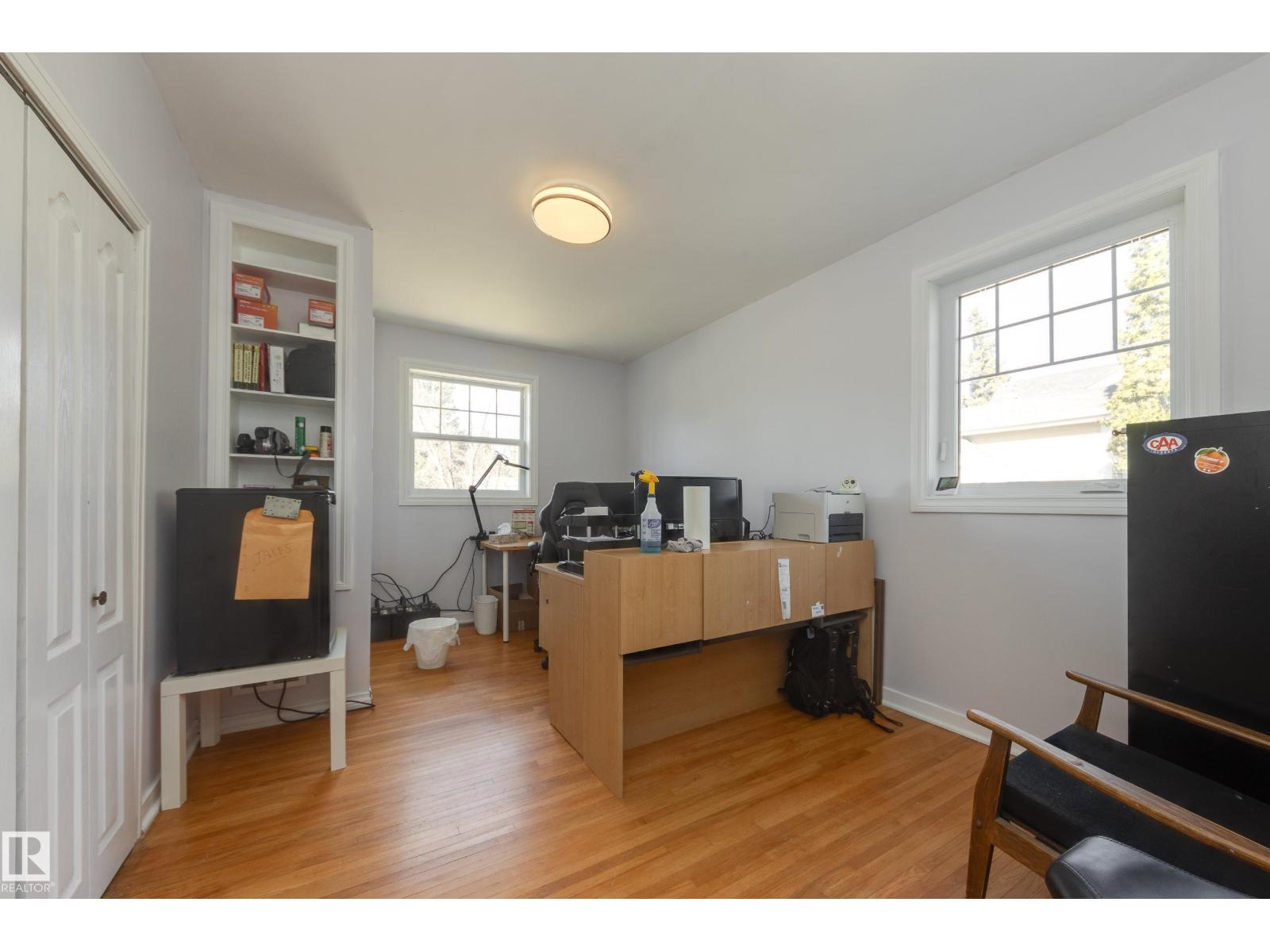 11516 72 AV NW - 23
